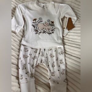 Brand new organic cotton unisex 9-12month old L’ovedbaby Easter outfit